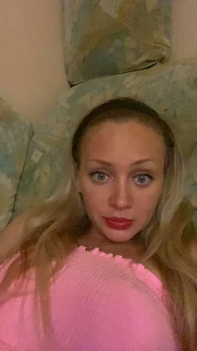 EmillyaW Live Image