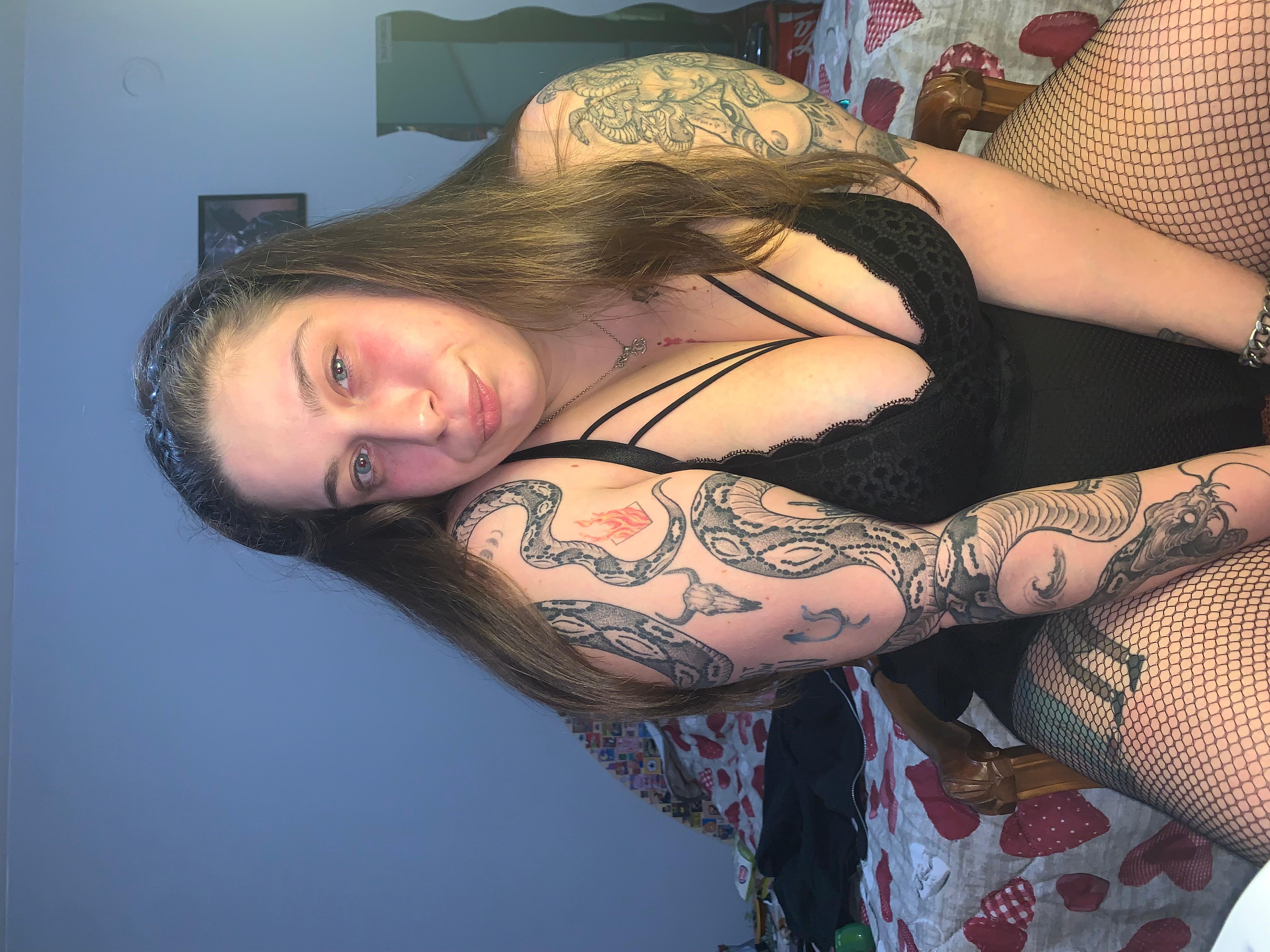 Streetslutblue Live Image
