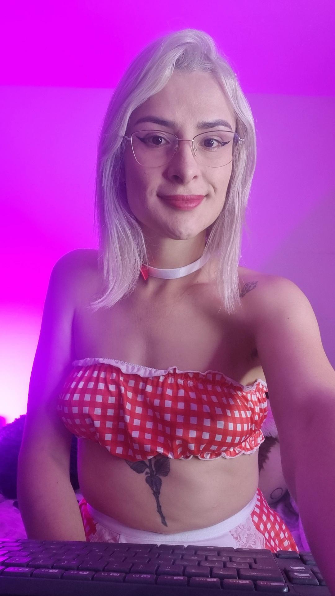 Youlittlestar28