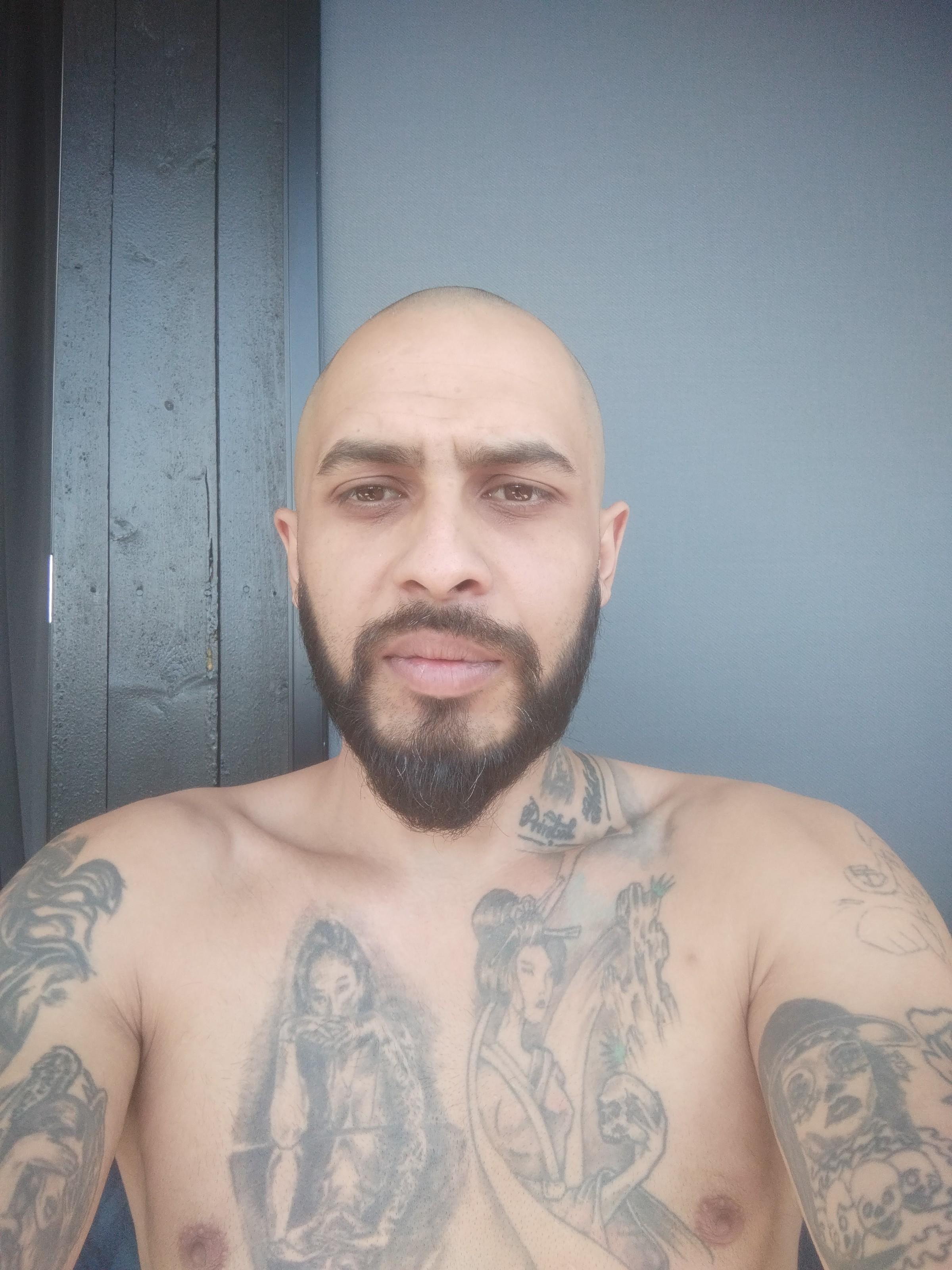 Aladin331 live from Germany