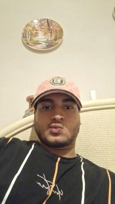 Andrea93700 live from Italy