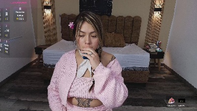 AntonellaRosss live from Colombia