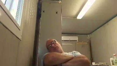 Cazzo_duro79 live from Italy