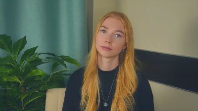 DanaToombs live from France