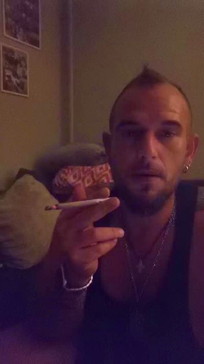 Dani4490 live from Germany