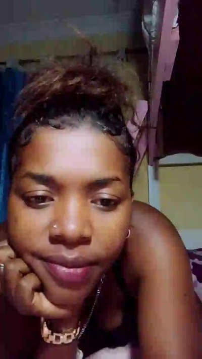Delinahlove live from Madagascar