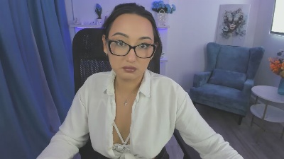 EvaSarazardje live from United States