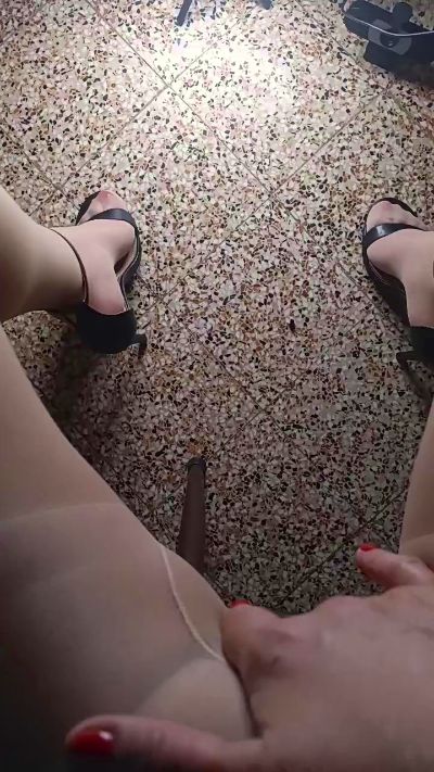 Francescaleo live from Italy