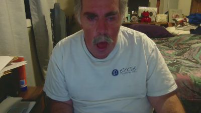 Hairypapi60 live from Canada