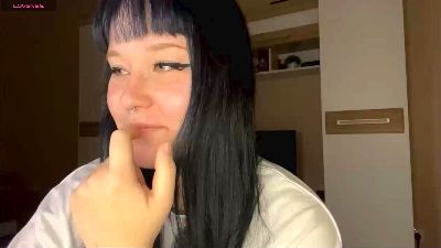 IsauraKuyper live from United States