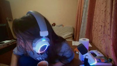 MayeVanlith live from Thailand