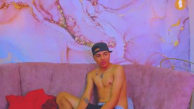 Naughty_Sweetss live from United States