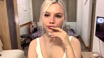 PLUSHIE_EYES live from Latvia