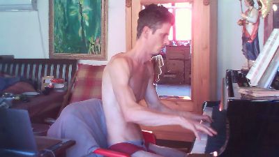 PianoTobe live from Germany