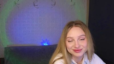 SandraSanvee live from Netherlands