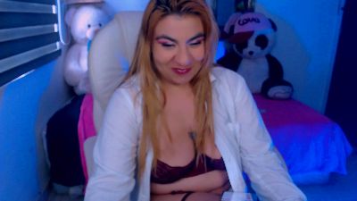Sharonmendez live from Colombia