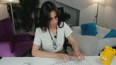 ShaynaTrolio live from France