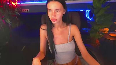 Snow_WhiteeeX live from Ukraine