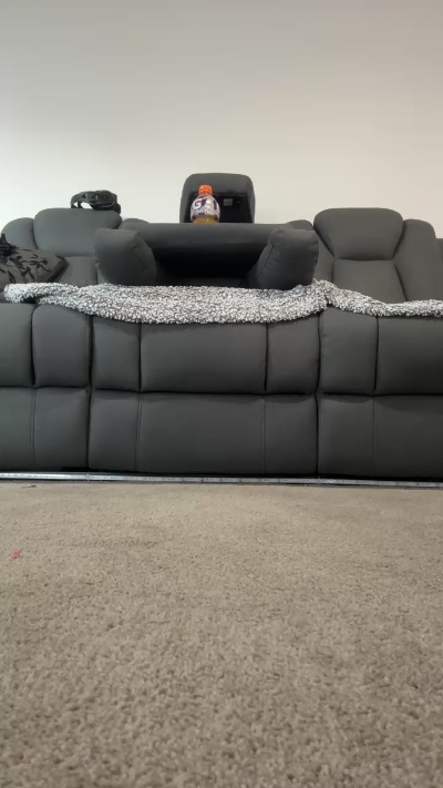 Stevo_87 live from Australia