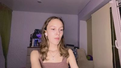 SunniThiessen live from United States