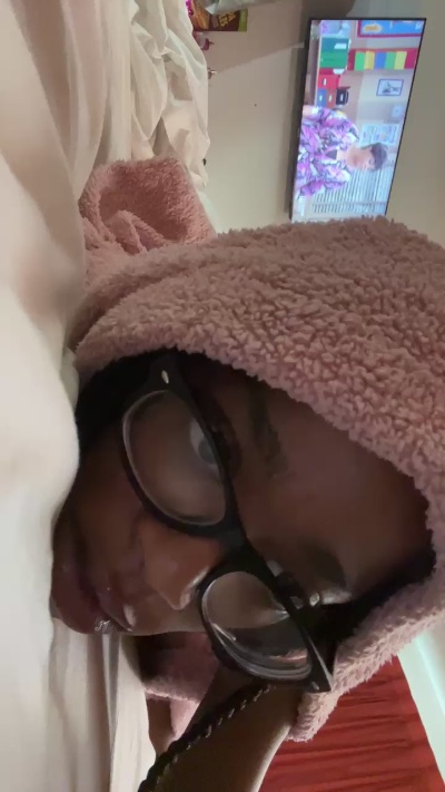 TeenieP live from United States
