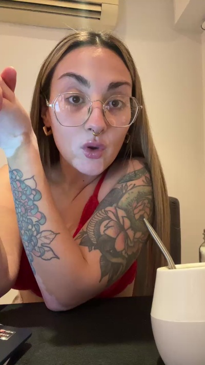 emiilyhot live from Argentina
