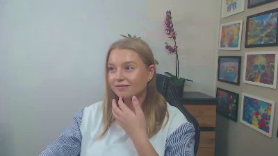 erica_forever live from United Kingdom
