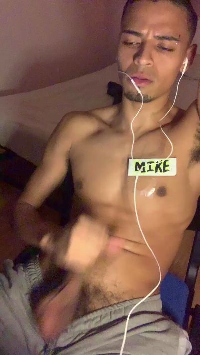 gatoloco27 live from Colombia