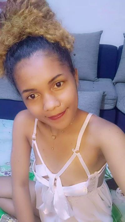 larissa3354 live from Madagascar