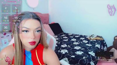 lauracollingsss live from Colombia