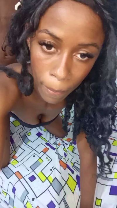 lesly_model live from Colombia