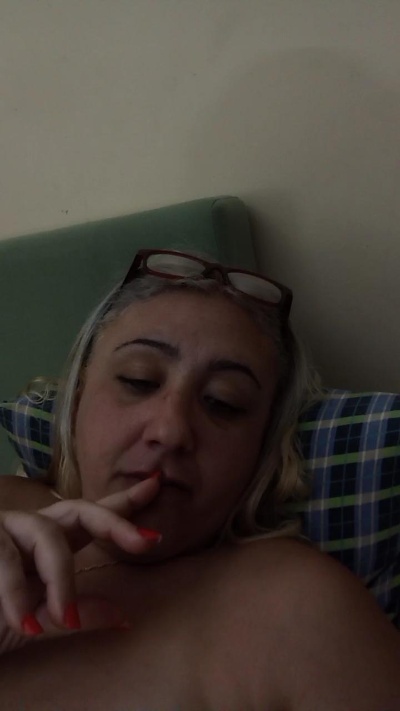 manuelly_fun live from Brazil