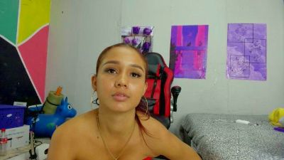 marianamanzur01 live from United States