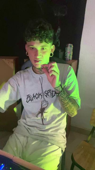 tom_to1 live from Brazil